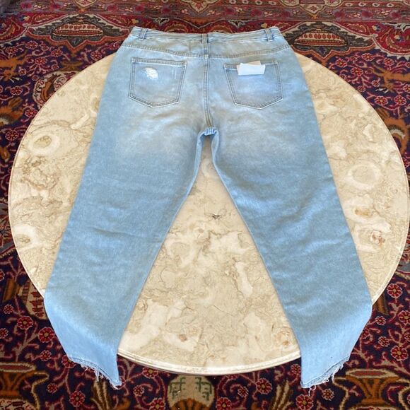 NWT SWS Denim Ultra High Rise Mom Distressed Jeans - Picture 3 of 10